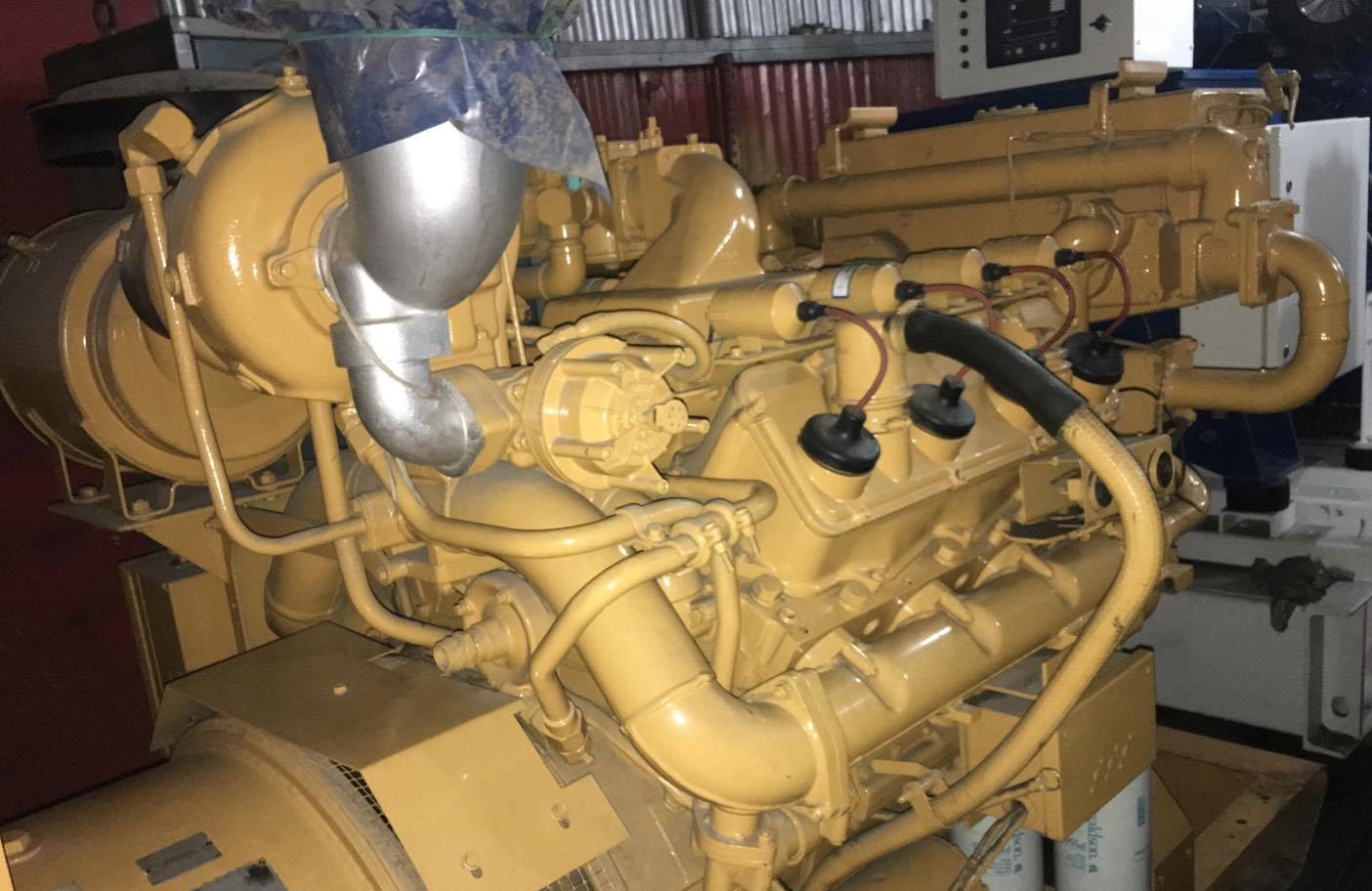 Części silnika CAT 3408 z maszyn drogowych, budowlanych