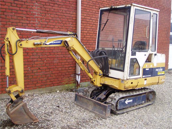 KOMATSU SK 05L pompa wody