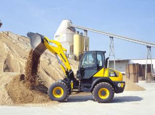 KOMATSU WA 90-3 pompa wody