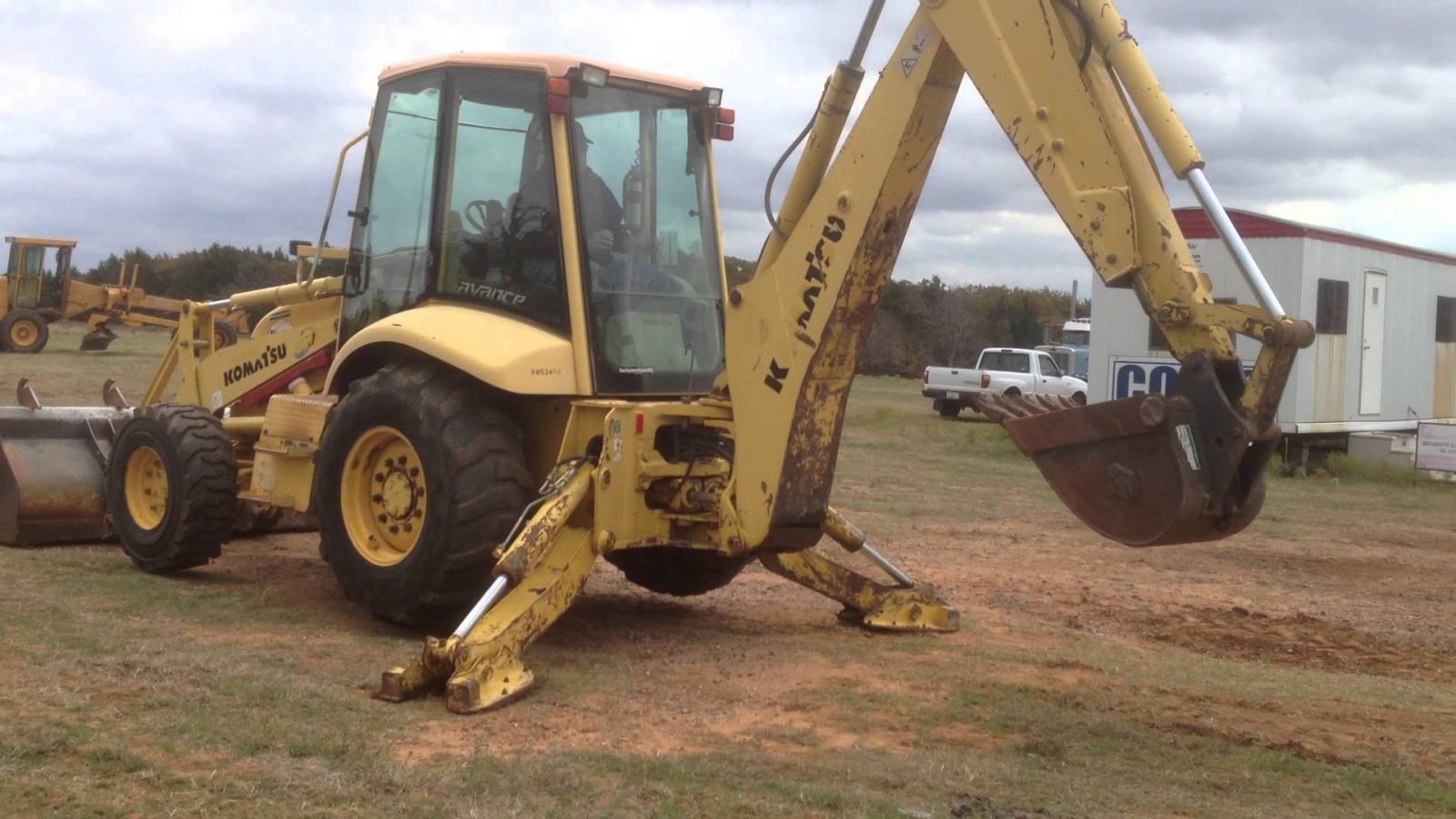 KOMATSU WB 140-2 pompa wody
