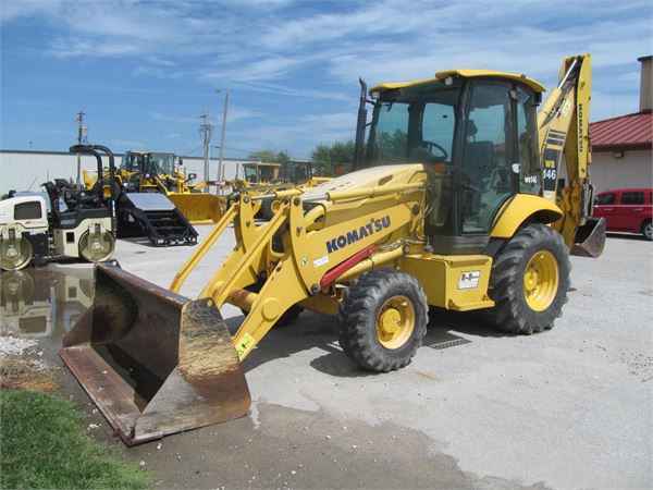 KOMATSU WB 146-5 tłoki i pierścienie