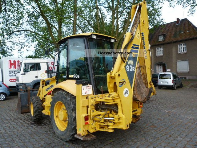 KOMATSU WB 91 R-2 tłoki i pierścienie