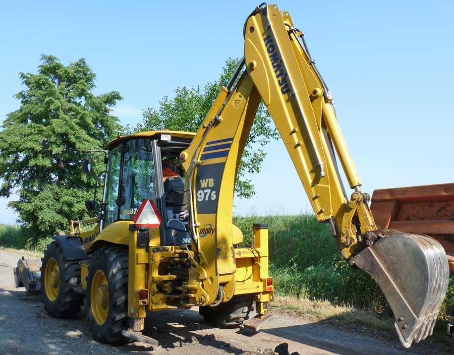 KOMATSU WB 97 S-5 tłoki i pierścienie
